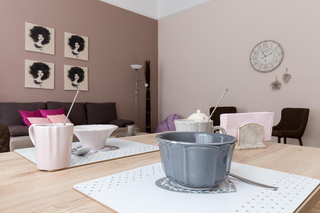 Bpm: Dob70 Classic Apartment In Downtown ブダペスト 部屋 写真